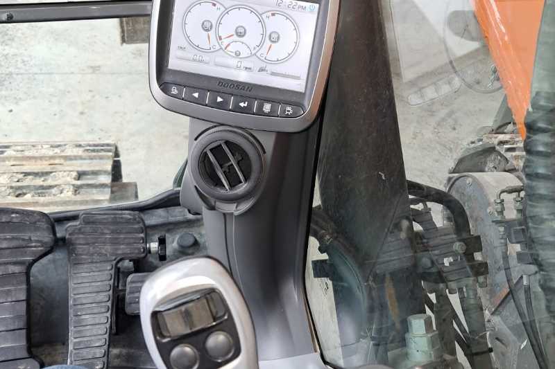 OmecoHub - Immagine DOOSAN DX235NLC